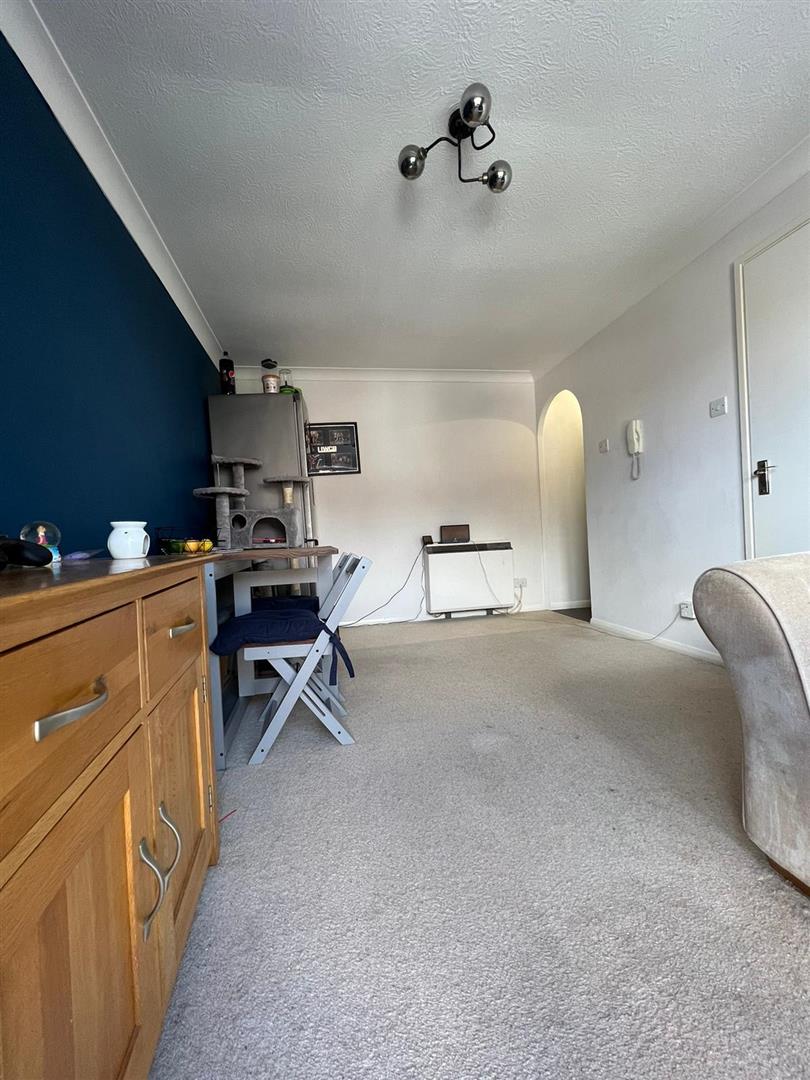 Property Details for Langney Road Eastbourne BN22 8AJ Town Property